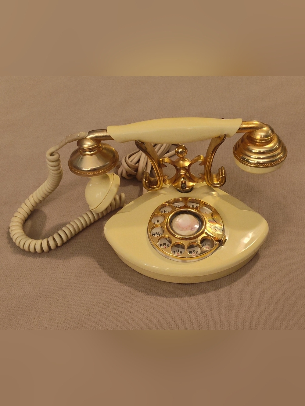 Vintage 1970s Rotary Phone - French Style -100907